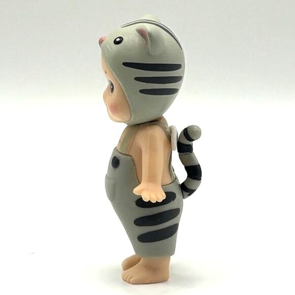 New SONNY ANGEL Silver Tabby Mini Figure from Cat's Life Series, Open Blind Box - Picture 4 of 4